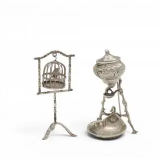 Twee diverse miniaturen, 20e eeuw – kavel bij Veilinggebouw De Zwaan, Amsterdam