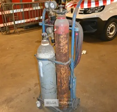 Brander met 2 flessen – kavel bij Belga Veilingen