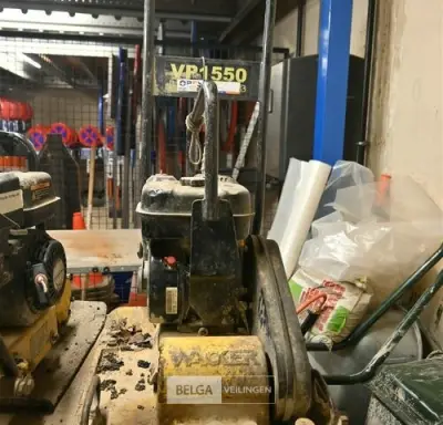 Drillplaat WACKER – kavel bij Belga Veilingen
