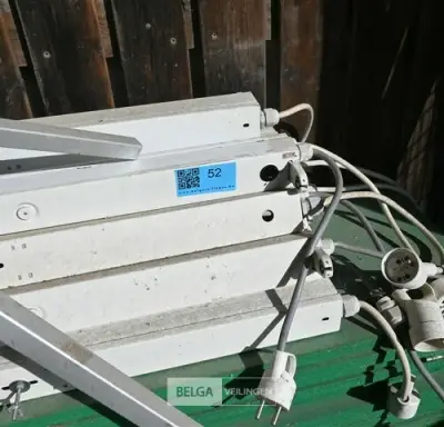 ± 11 TL-armaturen LED – kavel bij Belga Veilingen