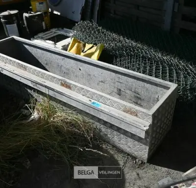 Opbergbak zonder deksel – kavel bij Belga Veilingen