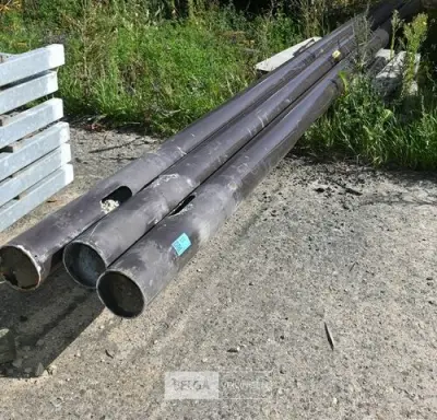 ± 3x Verlichtingspalen (enkel palen) – kavel bij Belga Veilingen