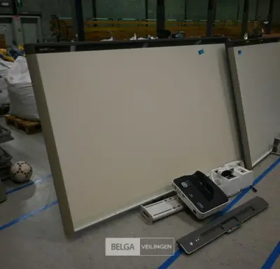 1x set presentatiemateriaal – kavel bij Belga Veilingen