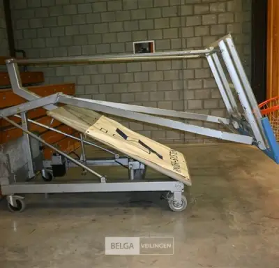 Inklapbare mobiele basketbalring – kavel bij Belga Veilingen