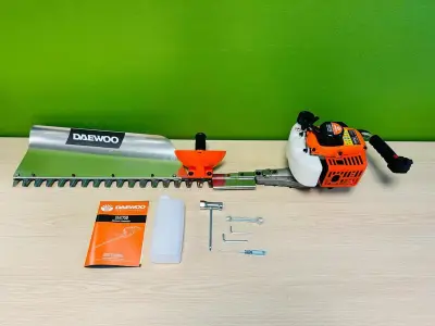 Daewoo - 2026 - Daht750 - Benzine Heggenschaar – kavel bij Hammertime, Gereedschappen & Accessoires
