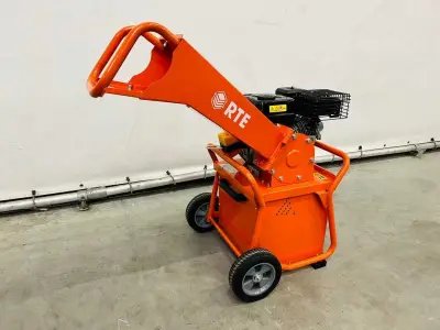Rte - 2025 - 6779 - Houthakselaar Benzine – kavel bij Hammertime, Gereedschappen & Accessoires