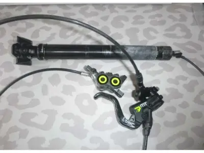 1 Sammelposten, verschiedene Fahrradteile, verschiedene Marken, gebraucht – kavel bij Zoll-Auktion, Mainz