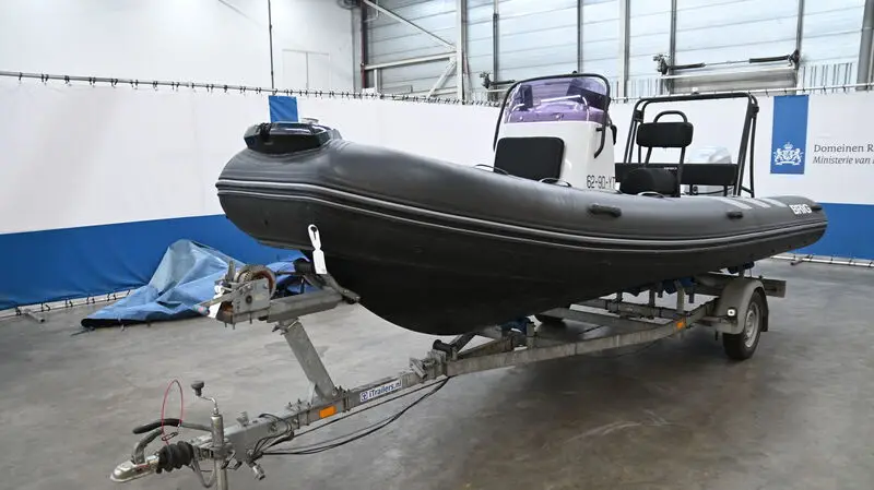 RIB rubberboot met Honda BF100BA en Itrailer geremde boottrailer, Brig, Navigator 570 – kavel bij Domeinen Roerende Zaken, Hoogeveen
