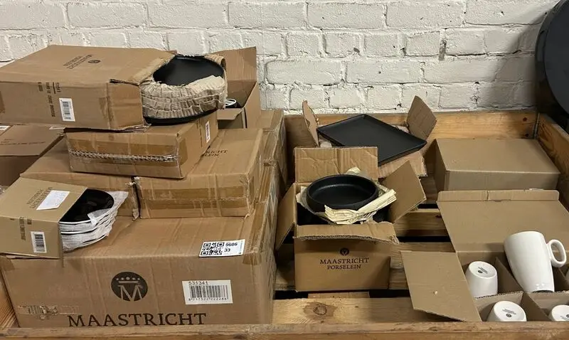 132x Horeca-en serviesgoed Maastricht Porselein – kavel bij Onlineveilingmeester, Hoogeveen