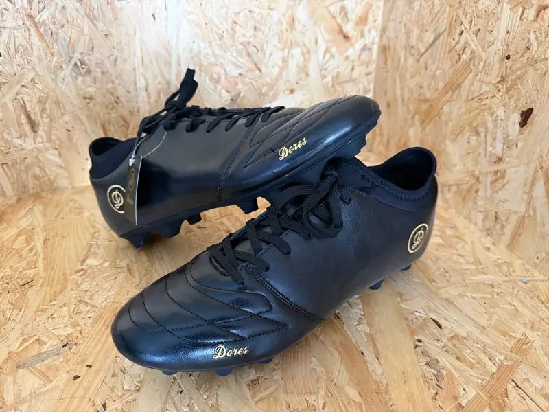 Voetbalschoenen - paar Dores – kavel bij Onlineveilingmeester