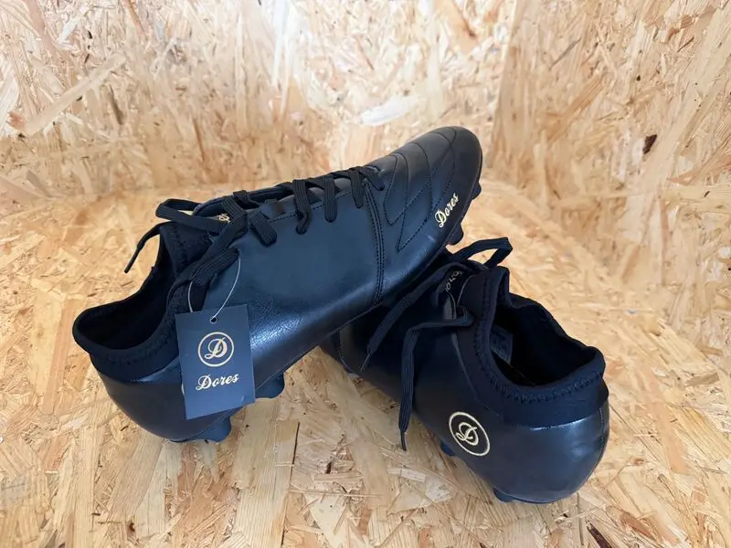Voetbalschoenen - paar Dores – kavel bij Onlineveilingmeester