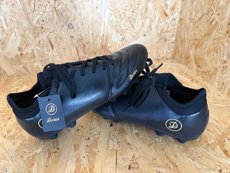 Voetbalschoenen - paar Dores – kavel bij Onlineveilingmeester