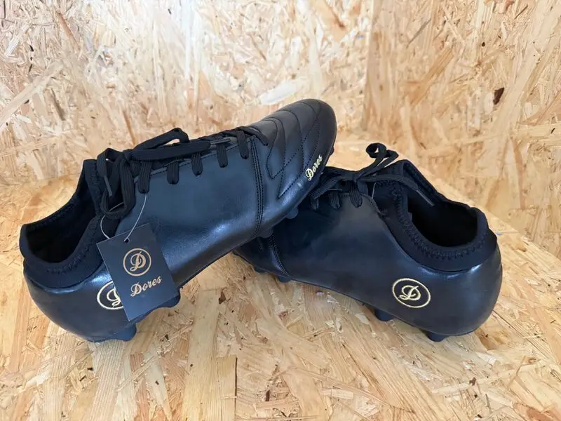 Voetbalschoenen - paar Dores – kavel bij Onlineveilingmeester