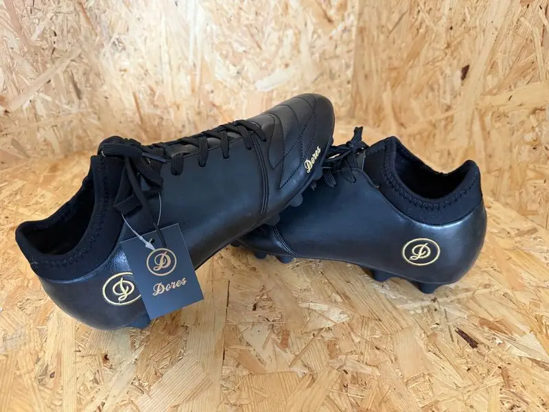 Voetbalschoenen - paar Dores – kavel bij Onlineveilingmeester