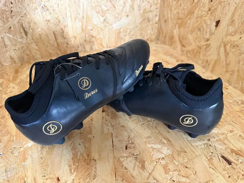 Voetbalschoenen - paar Dores – kavel bij Onlineveilingmeester