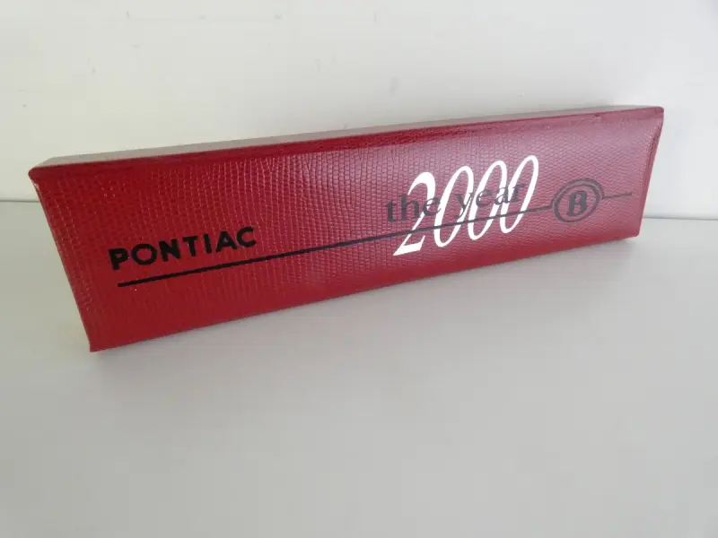 Pontiac horloge in originele doos – NMBS The Year 2000 – kavel bij De Kringwinkel, Heverlee