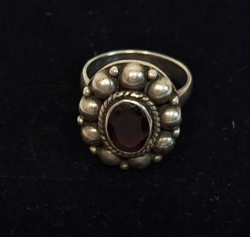 Zilveren ring met onyx steen – kavel bij De Kringwinkel, Aalst