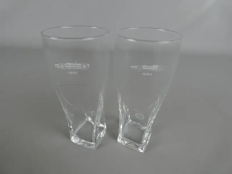 2 Ferrari glazen – kavel bij De Kringwinkel, Diest