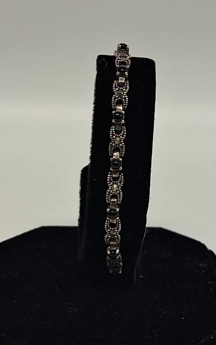Vintage zilver armband met onyx steentjes – kavel bij De Kringwinkel, Aalst