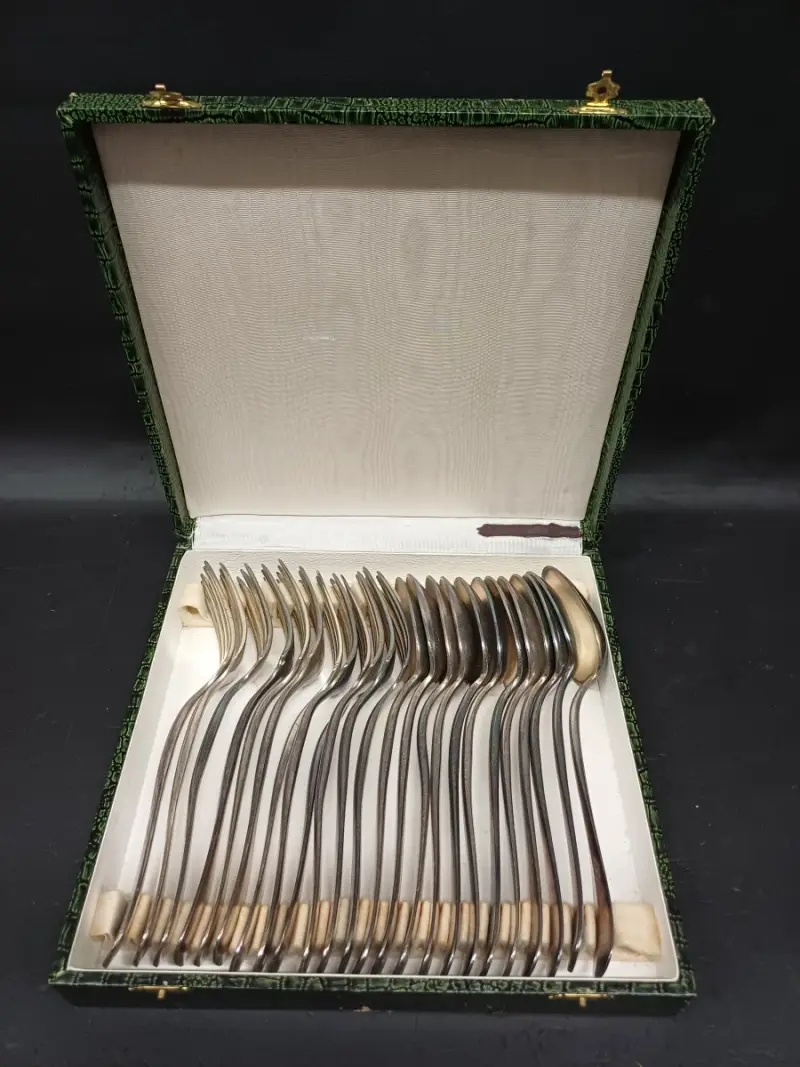 24-delige bestekset in originele cassette – kavel bij De Kringwinkel, Ninove