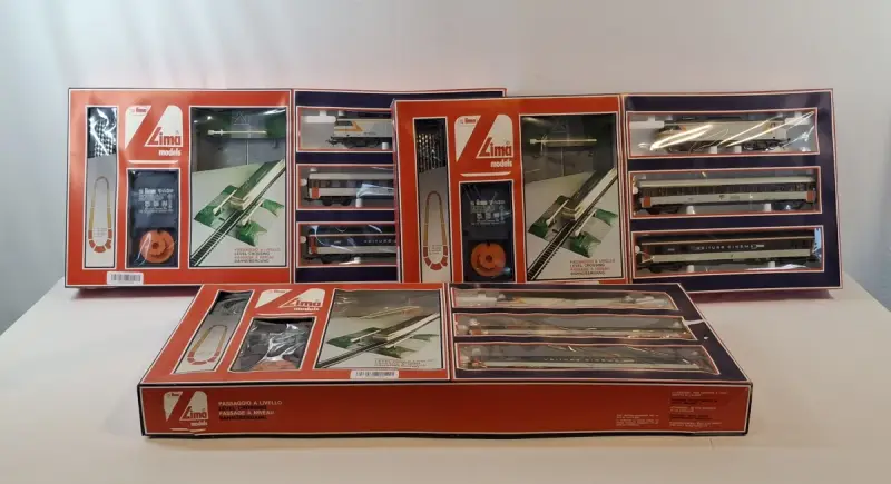 Drie Lima modeltrein sets met wagons, rails en elektrische bediening – kavel bij De Kringwinkel, Zottegem