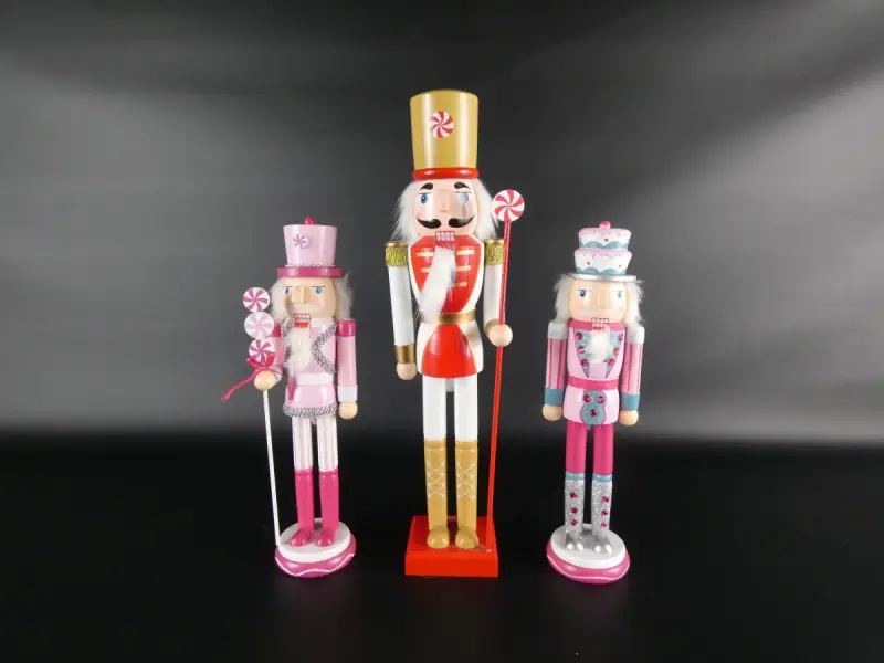 Set van drie decoratieve houten kerst-notenkrakers – kavel bij De Kringwinkel, Heverlee