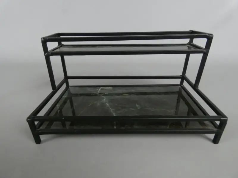 Tweeledig metalen etagère met glazen bladen – kavel bij De Kringwinkel, Diest