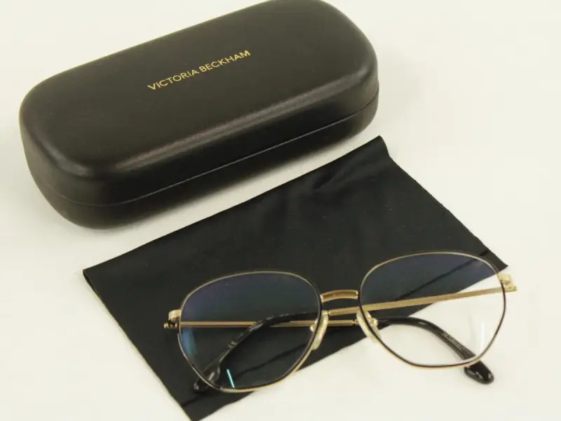 Victoria Beckham goudkleurig montuur – kavel bij De Kringwinkel, Antwerpen