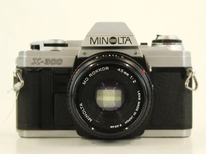 Minolta X-300 met MD Rokkor 45mm f/2 Pancake Lens – kavel bij De Kringwinkel, Antwerpen