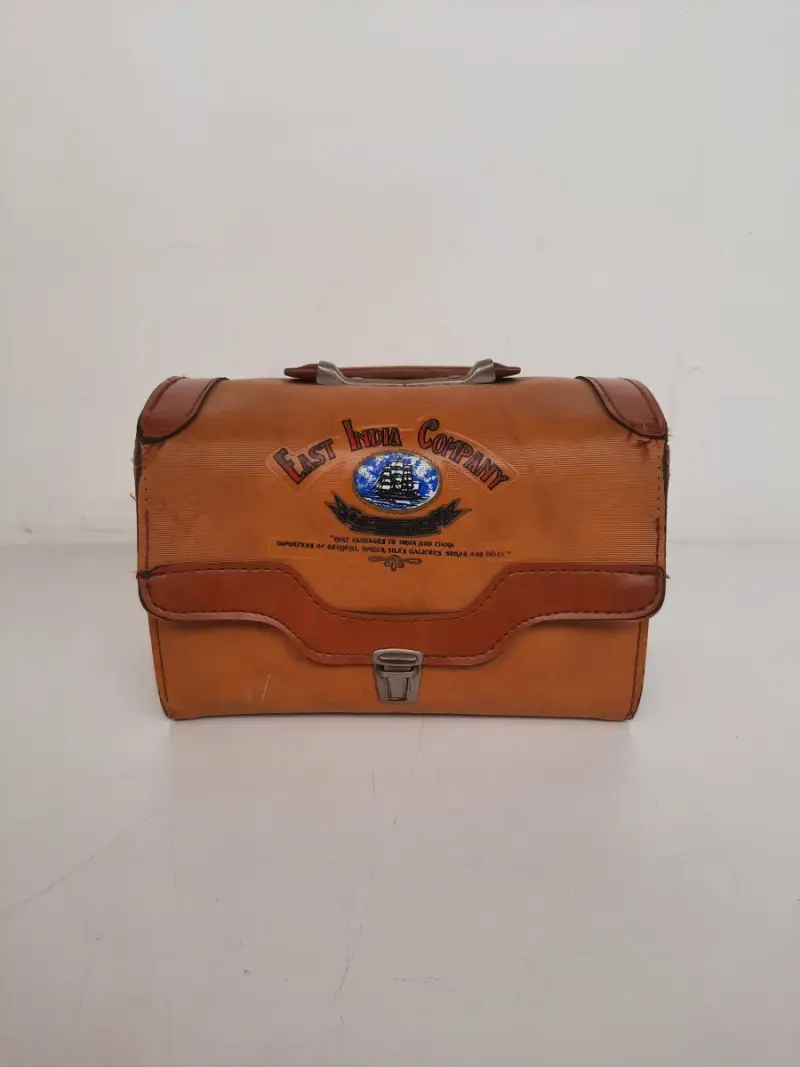 Vintage "East India Company" retro tas / documententas – decoratief verzamelobject – kavel bij De Kringwinkel, Waardamme