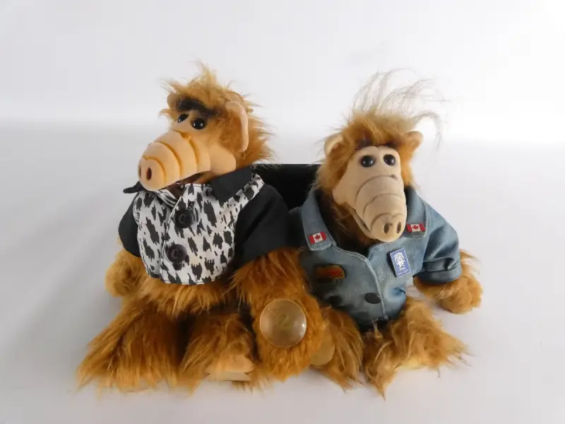 Vintage ALF plucheknuffels met zuignappen – set van 2 – jaren 80 – kavel bij De Kringwinkel, Heverlee