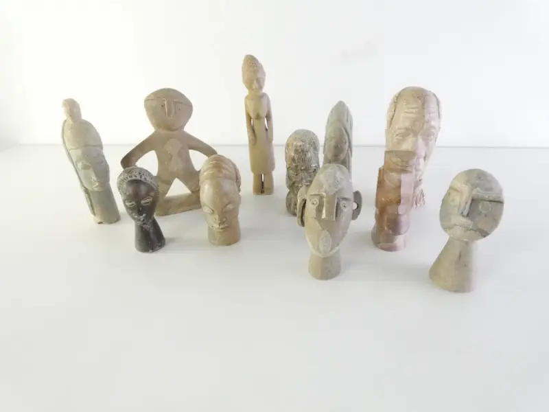 Set van 11 etnisch beeldjes – kavel bij De Kringwinkel, Heverlee