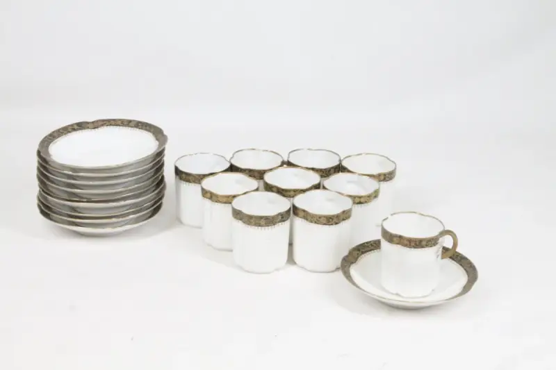 Antiek Frans porseleinen koffieservies – kavel bij De Kringwinkel, Brecht