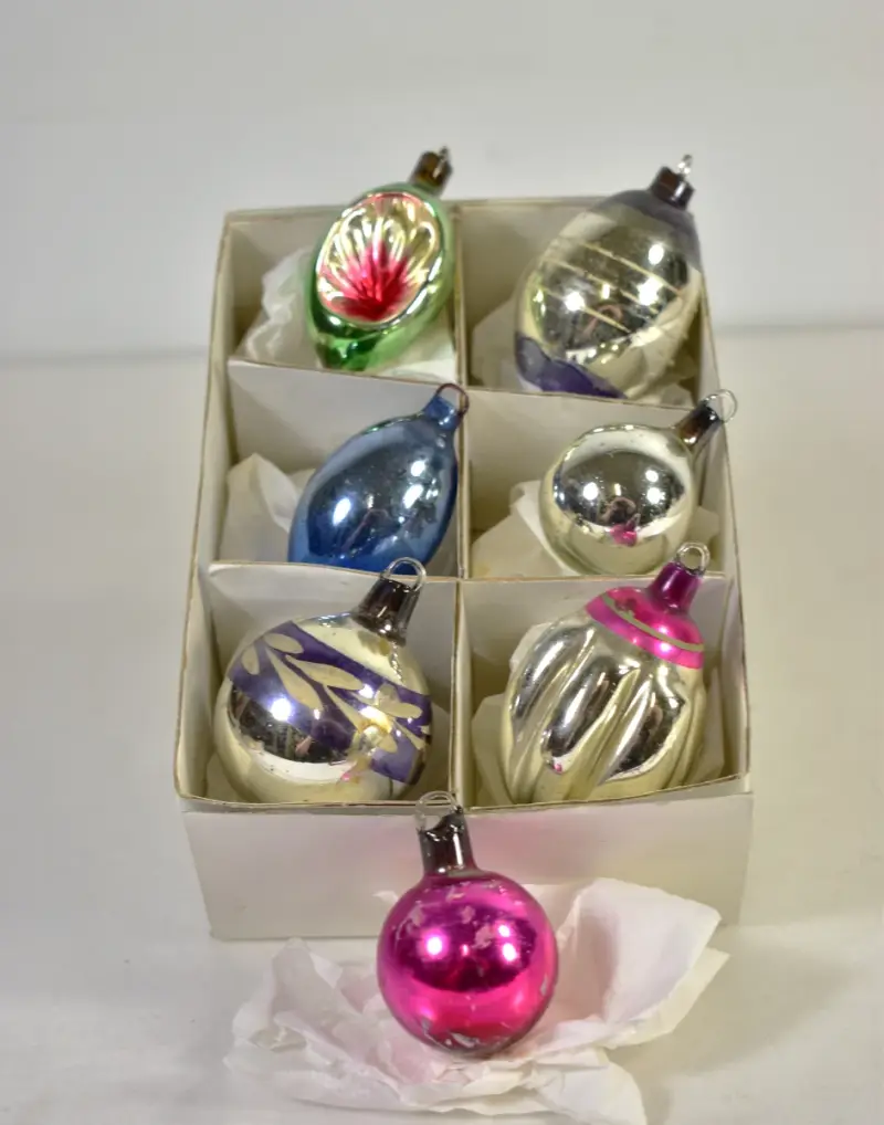 Set van 7 Ajeko glazen kerstballen – kavel bij De Kringwinkel, Turnhout
