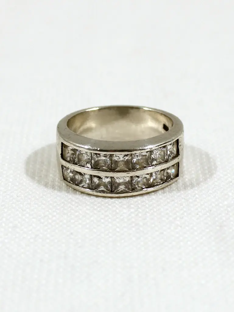 925 Zilveren Ring met Steentjes – kavel bij De Kringwinkel, Dilsen