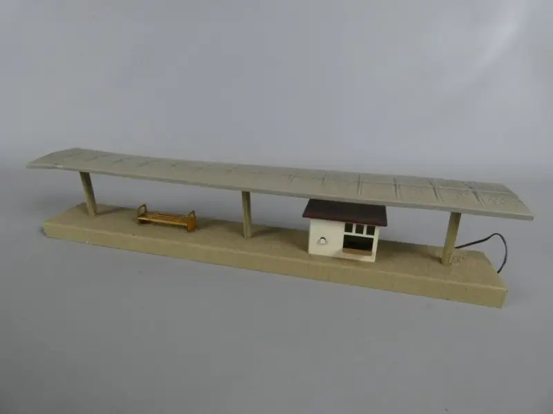 Kibri Modelbouw Treinperron – kavel bij De Kringwinkel, Diest