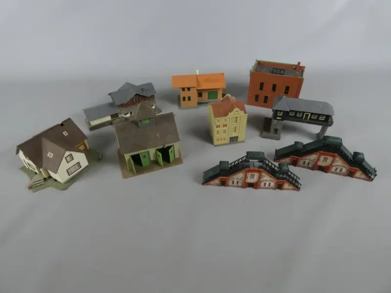 Diverse Modelbouwhuizen – kavel bij De Kringwinkel, Diest