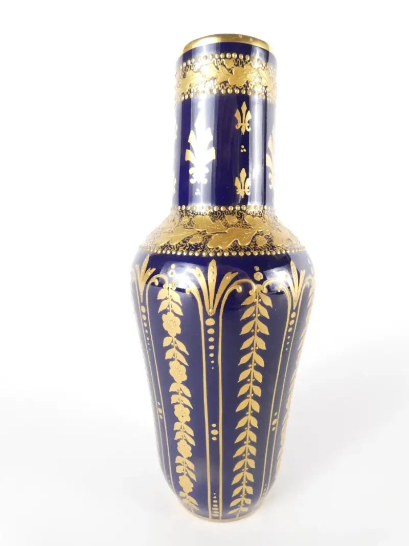 Vintage porseleinen vaas met verguld decor – kavel bij De Kringwinkel, Heverlee