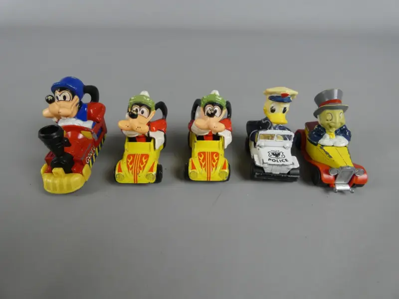 5 Matchbox auto's Disney – kavel bij De Kringwinkel, Diest