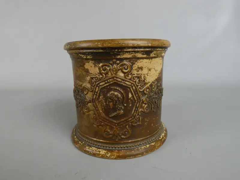 Decoratieve pot met reliëf – kavel bij De Kringwinkel, Diest