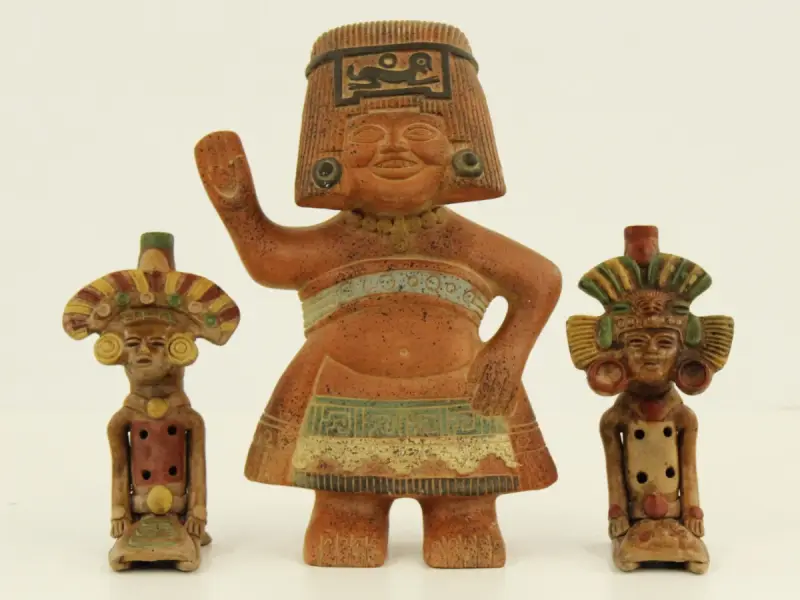 Set van 3 Mexicaanse terracotta figuren - precolumbiaans geïnspireerde stijl – kavel bij De Kringwinkel, Antwerpen