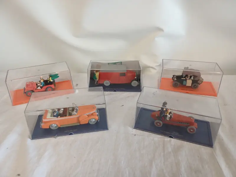 Set van 5 Kuifje miniatuurauto's in displaybox – kavel bij De Kringwinkel, Oudenaarde