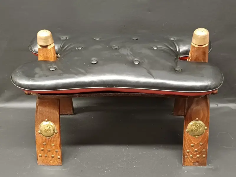 Vintage Camel Saddle Stool – kavel bij De Kringwinkel, Ninove
