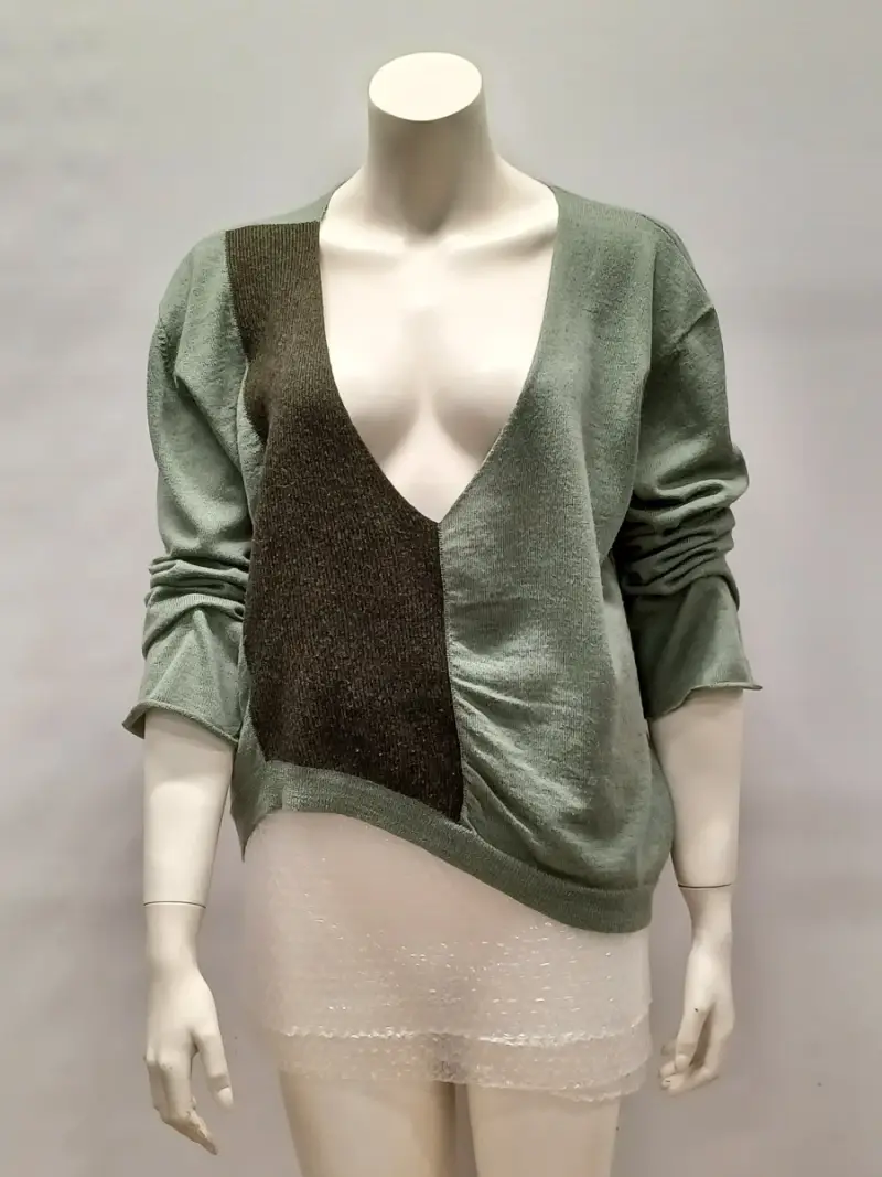 Exclusieve asymmetrische trui met diepe V-hals - Dries Van Noten – kavel bij De Kringwinkel, Gent