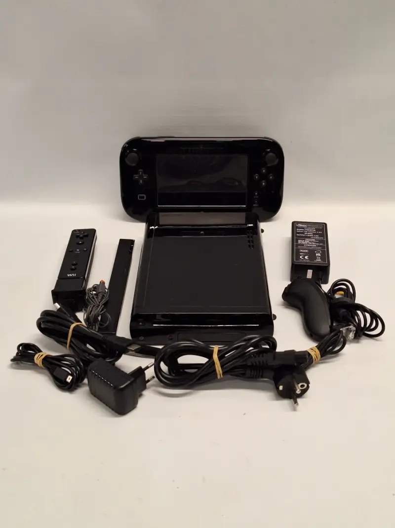 Nintendo Wii U 32 GB complete console-set – GamePad, Wii Remote, Nunchuk & accessoires – kavel bij De Kringwinkel, Gent