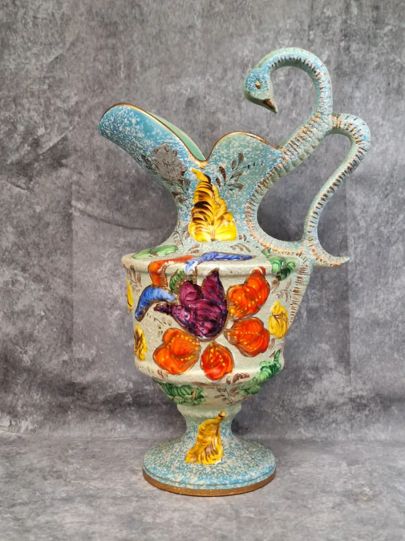 Belgische faience schenkkan - Hubert Bequet met zwanenhals – kavel bij De Kringwinkel, Gent