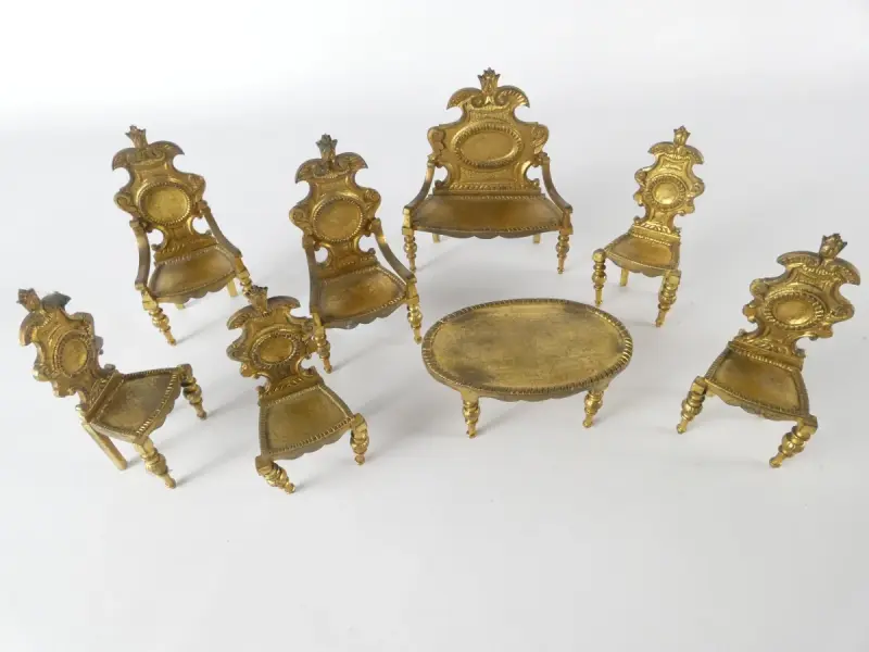 Verguld messing miniatuur woonkamerset – kavel bij De Kringwinkel, Heverlee
