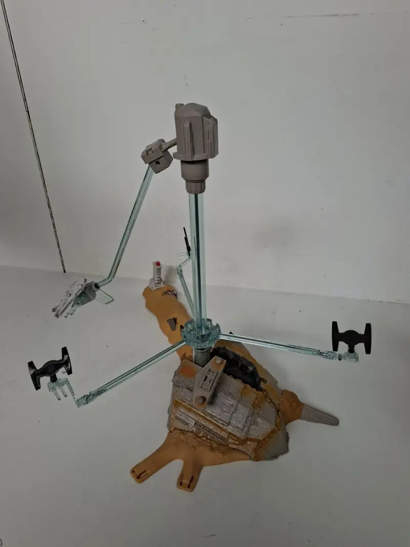 Gemotoriseerde Hot Wheels Star Wars "Escape from Jakku" Speelset (2015) – Compleet met Ruimteschepen! – kavel bij De Kringwinkel, Waardamme