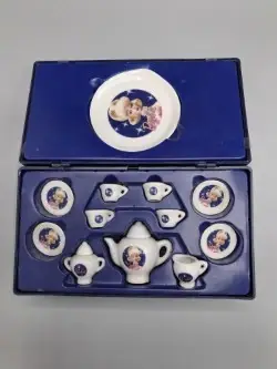 Barbie Enchanted Evening Miniature Nostalgic China Tea Set – kavel bij De Kringwinkel, Waardamme