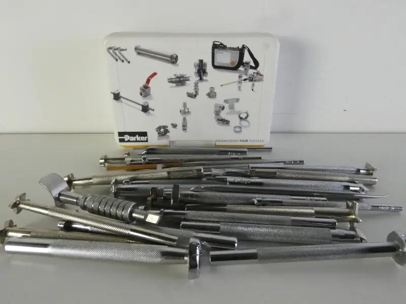 Verzameling vintage Craftool USA leerstempels en graveergereedschap – kavel bij De Kringwinkel, Heverlee